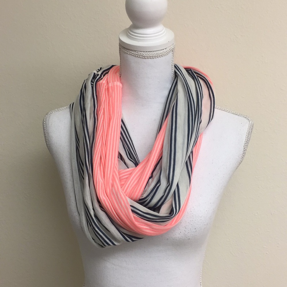 NWT Gap striped Infiniti scarf